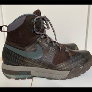 Nike ACG Zoom Ashoka Hiking Boots